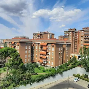 Piso Amplio, Iluminado Y Muy Bien Comunicado , Madrid España